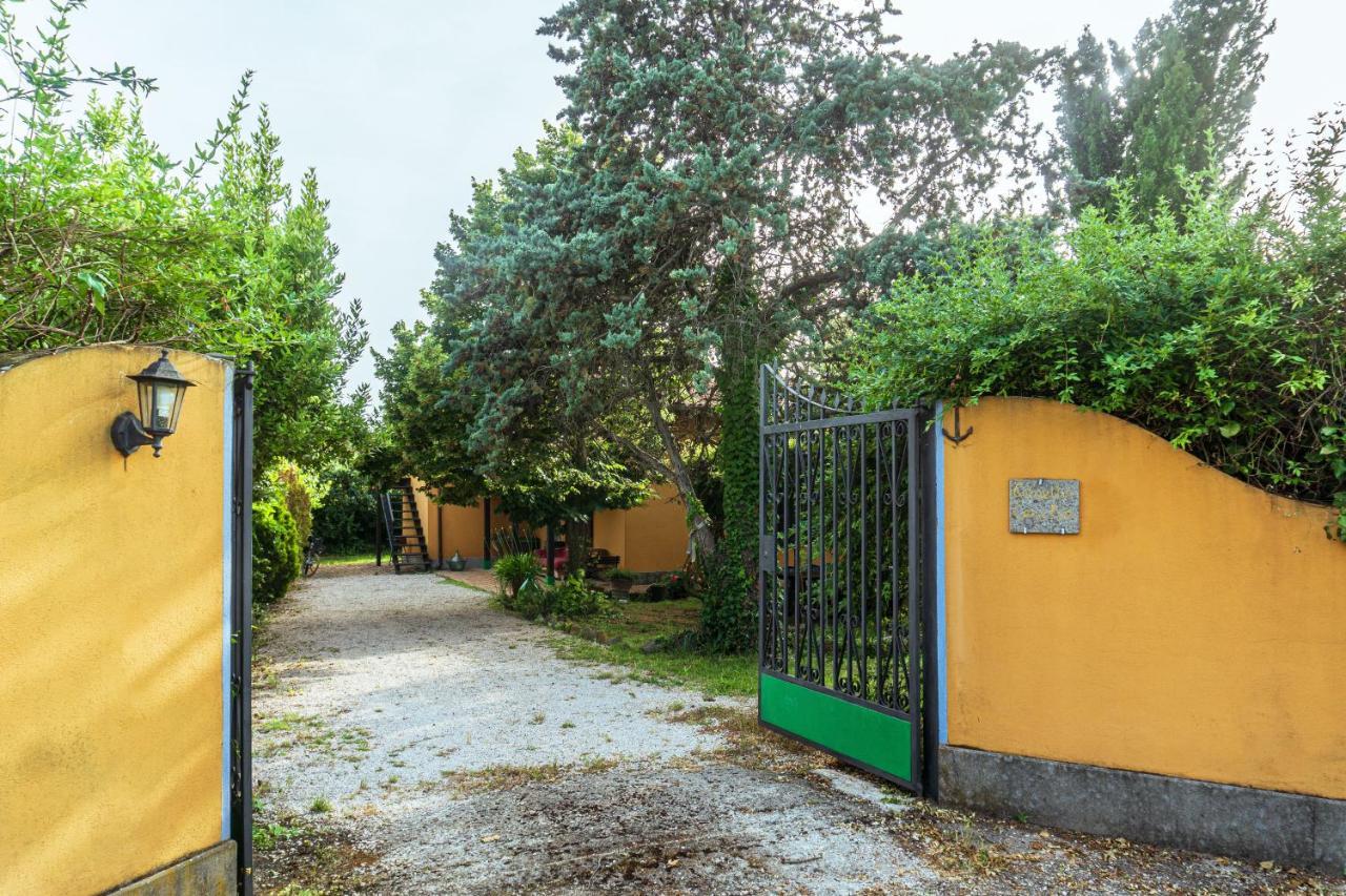Country House Tra Lago E Mare A Sud Di Roma Villa Campoleone Exteriör bild